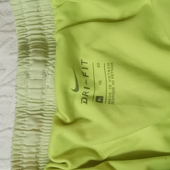 NIKE BUNDLE!!! 3 Pc - Picture 9 of 12